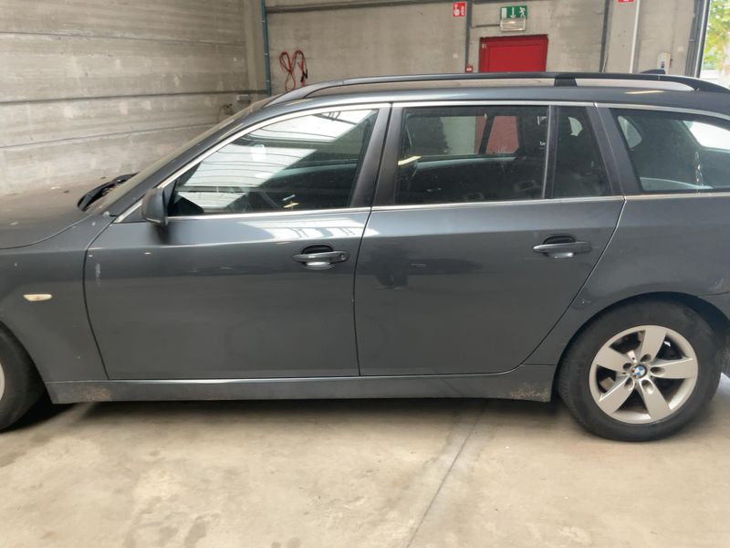 BMW 5er 520d 2009 – снимка на щета