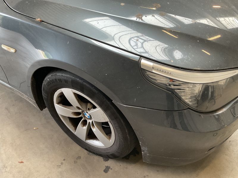 BMW 5er 520d 2009 – снимка на щета