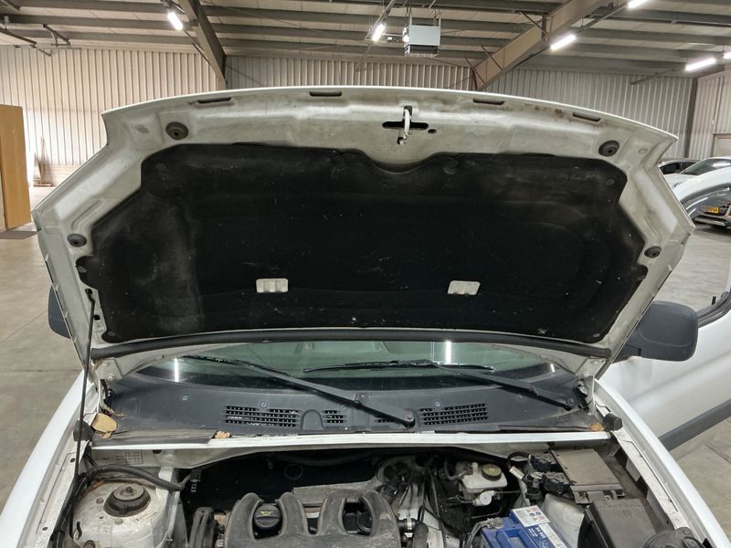 Peugeot Partner 1.9 Diesel 170 C Komfort Kasten 2005 – снимка на щета