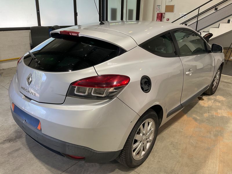 Renault Megane 1.5 dCi 2010 – снимка 2