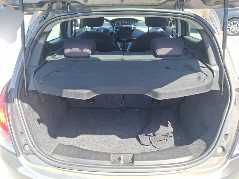 Lancia Ypsilon 1.2 Gold 2011 – снимка 9