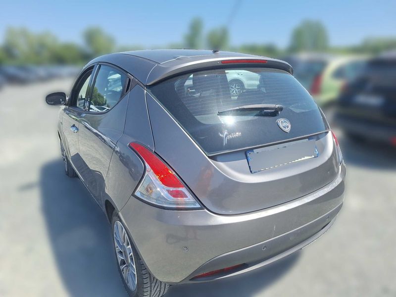 Lancia Ypsilon 1.2 Gold 2011 – снимка 3