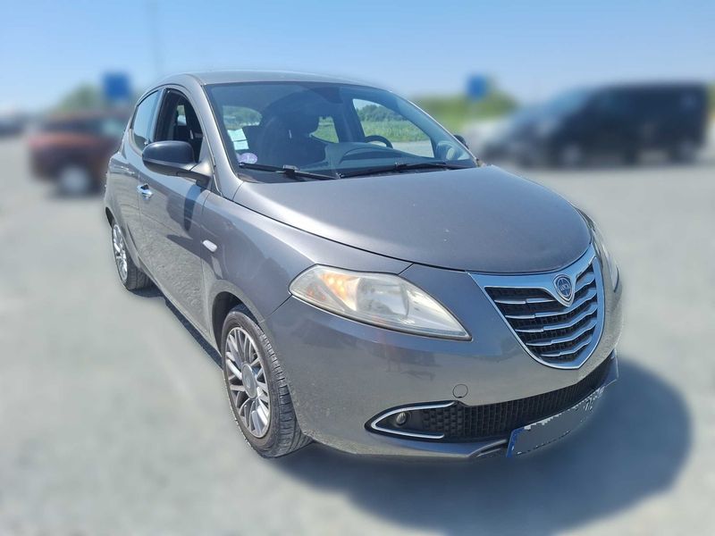 Lancia Ypsilon 1.2 Gold 2011 – снимка 6