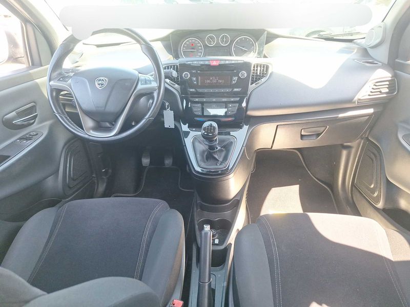 Lancia Ypsilon 1.2 Gold 2011 – снимка 11