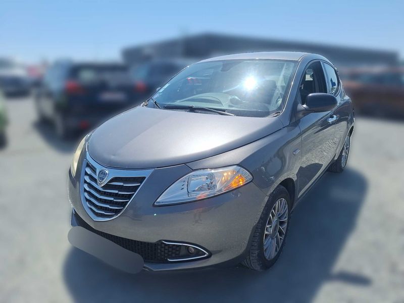 Lancia Ypsilon 1.2 Gold 2011 – снимка 1