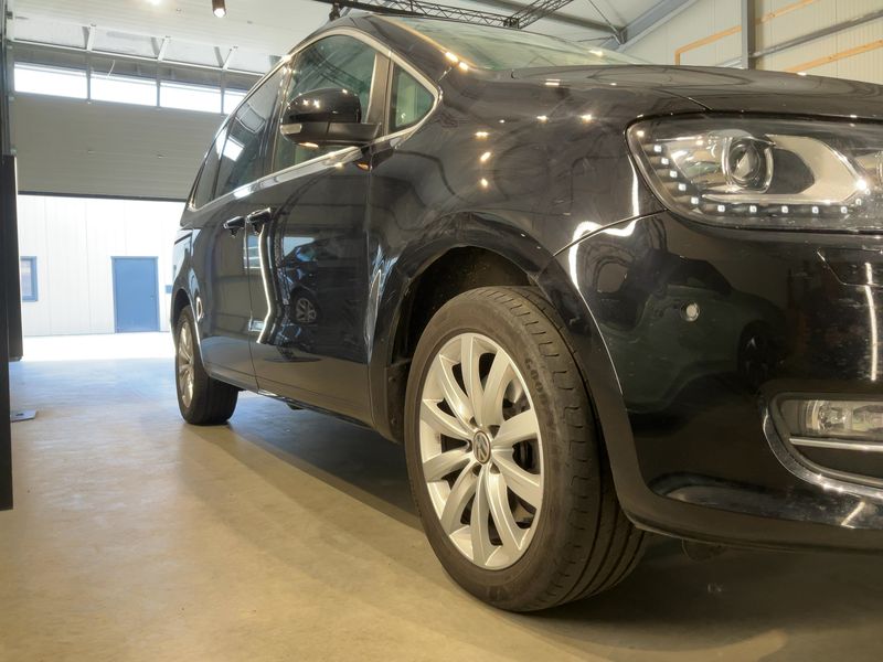 Volkswagen Sharan 2.0 TDI Highline 4Motion BlueMotion Tech 2017 – снимка 12