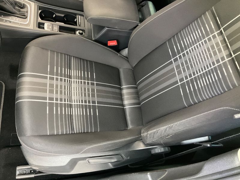 Volkswagen Golf VII 1.6 TDI Lounge BlueMotion Tech 2015 – снимка 28