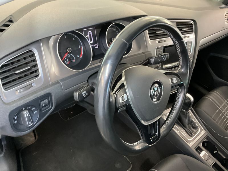 Volkswagen Golf VII 1.6 TDI Lounge BlueMotion Tech 2015 – снимка 26