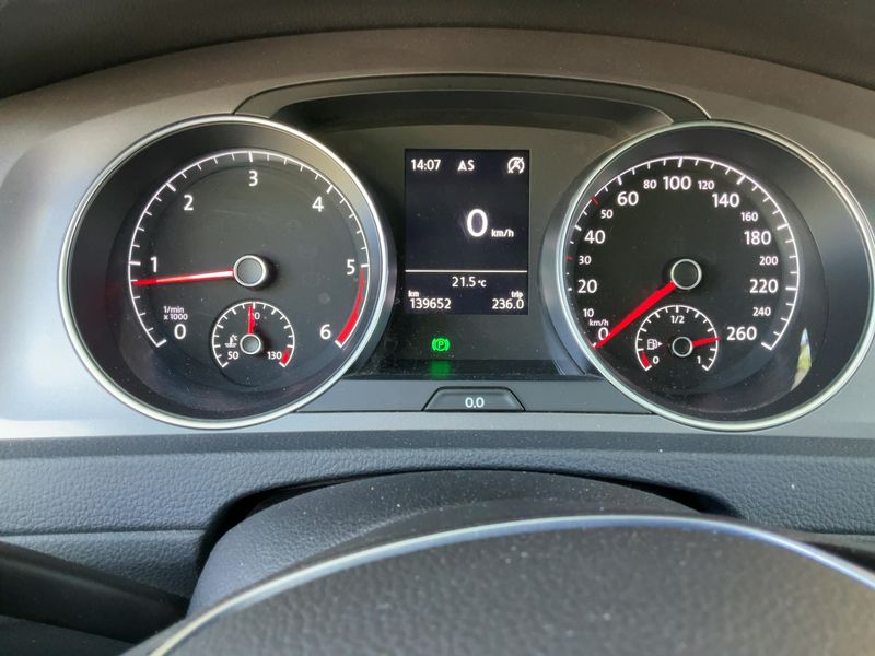 Volkswagen Golf VII 1.6 TDI Lounge BlueMotion Tech 2015 – снимка 18