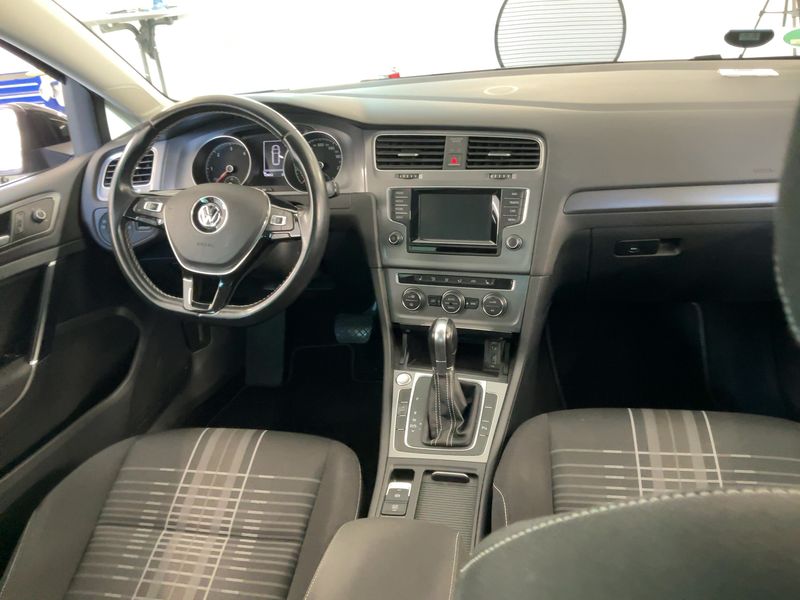 Volkswagen Golf VII 1.6 TDI Lounge BlueMotion Tech 2015 – снимка 17