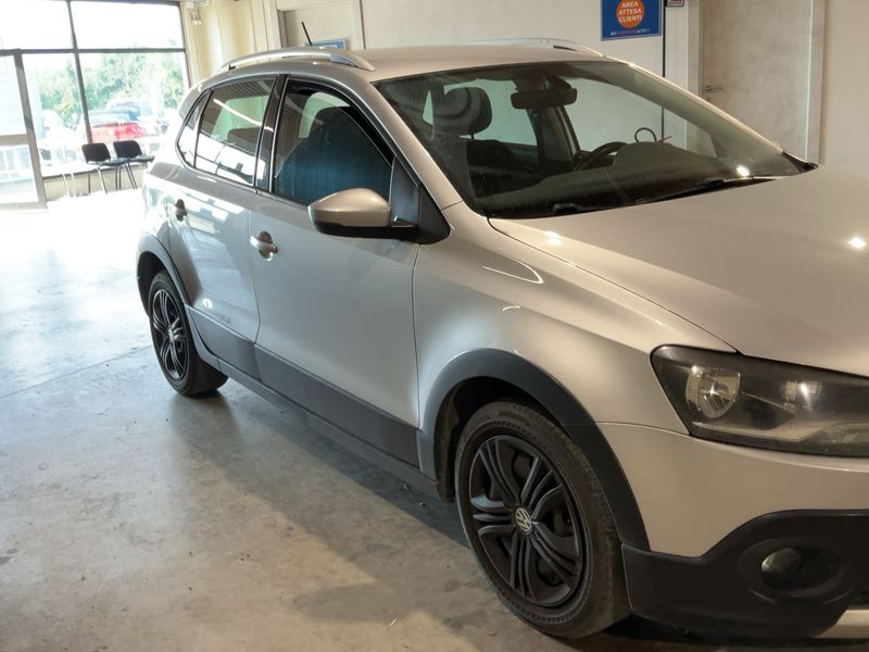 Volkswagen Polo 1.4 TDI CrossPolo BlueMotion Tech 2015 – снимка 12