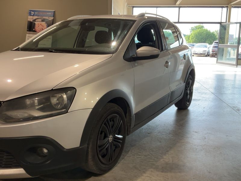 Volkswagen Polo 1.4 TDI CrossPolo BlueMotion Tech 2015 – снимка 2
