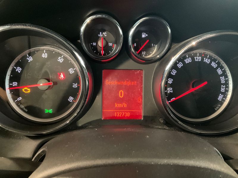 Opel Astra 1.4 Edition 2011 – снимка 4