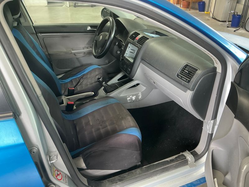 Volkswagen Jetta 1.6 Trendline 2009 – снимка 3