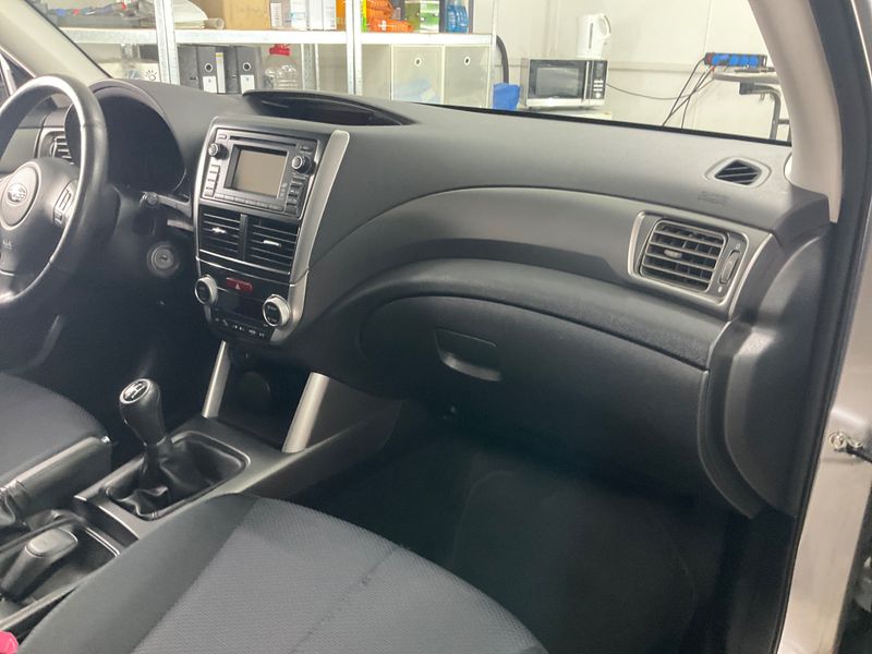 Subaru Forester 2.0 Active 2012 – снимка 28