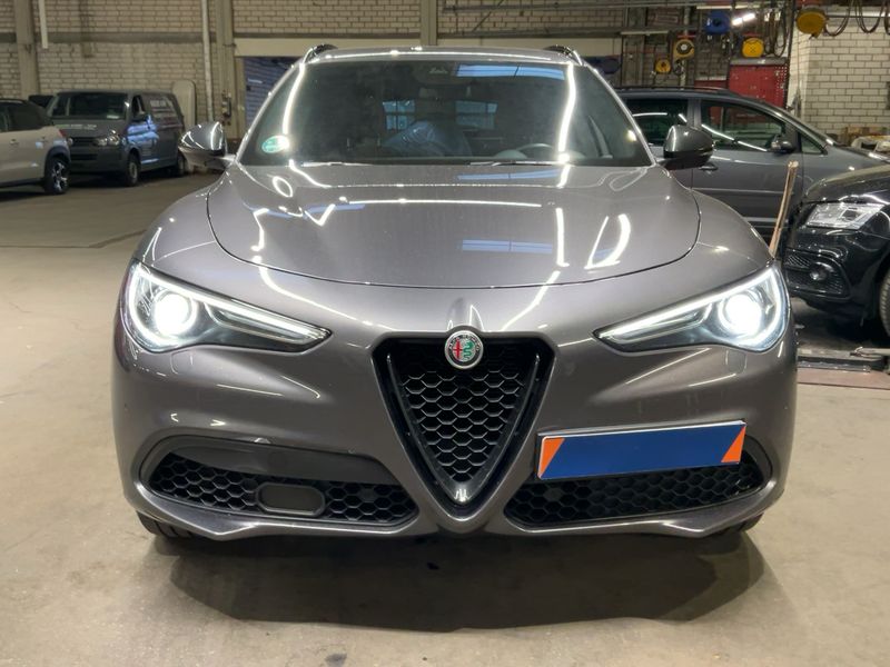 Alfa Romeo Stelvio 2.0 Turbo Veloce Q4 2021 – снимка 14