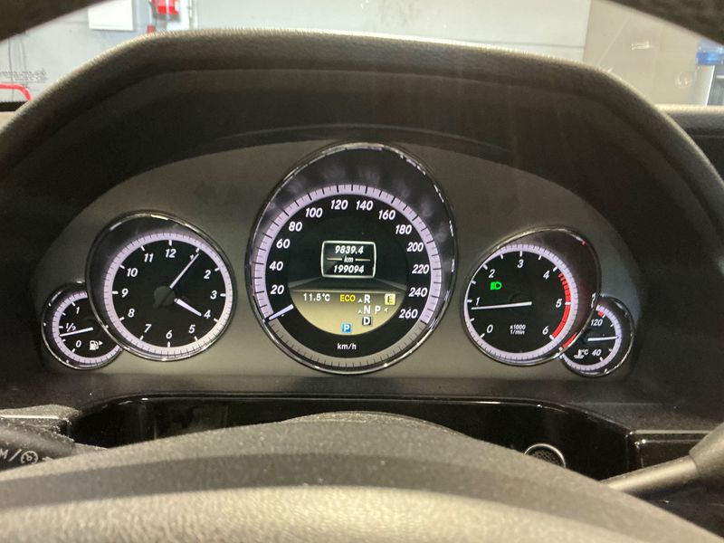 Mercedes-Benz E-Klasse E 220 CDI T BlueEfficiency Avantgarde 2011 – снимка 13