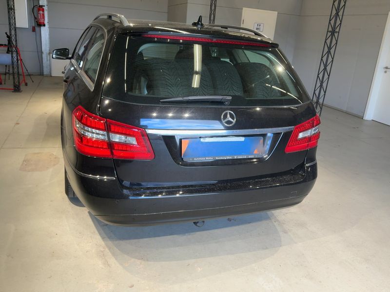 Mercedes-Benz E-Klasse E 220 CDI T BlueEfficiency Avantgarde 2011 – снимка 5