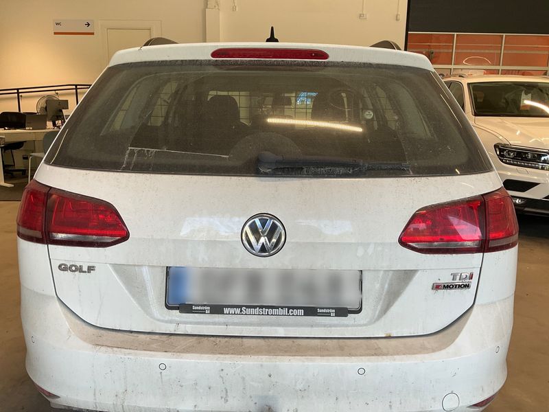 Volkswagen Golf VII 1.6 TDI Comfortline 4Motion BlueMotion Tech 2016 – снимка 29