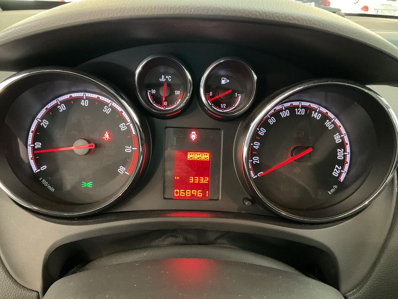 Opel Meriva 1.4 Design Edition 2011 – снимка 18