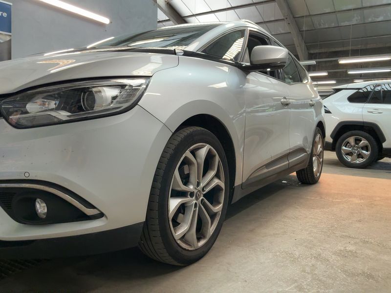 Renault Grand Scenic 1.6 dCi Energy Zen 2017 – снимка 2