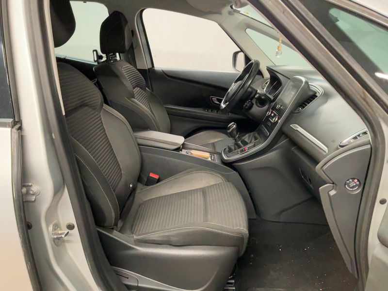 Renault Grand Scenic 1.6 dCi Energy Zen 2017 – снимка 16