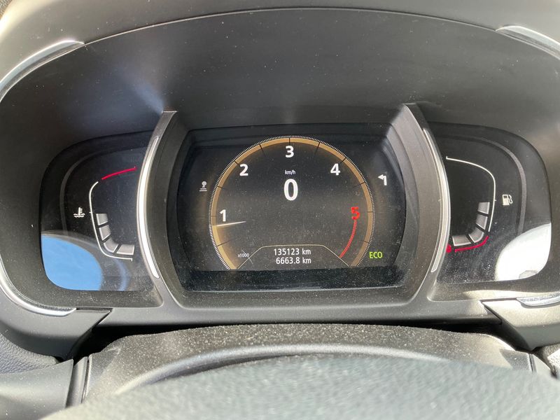Renault Grand Scenic 1.6 dCi Energy Zen 2017 – снимка 18
