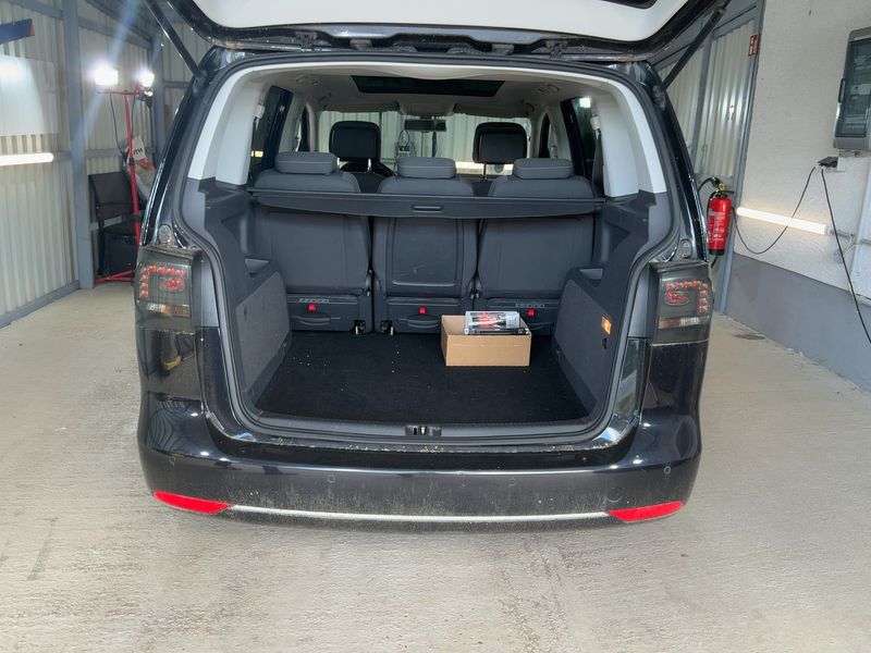Volkswagen Touran 2.0 TDI Match BlueMotion Tech 2013 – снимка 15