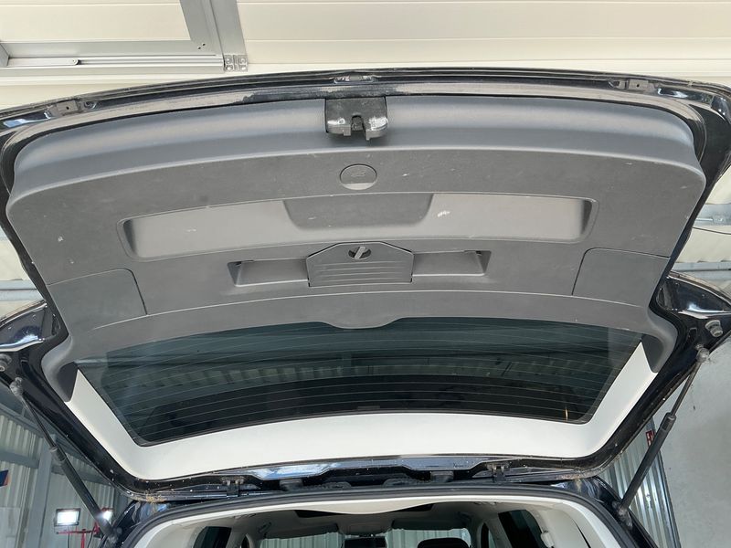 Volkswagen Touran 2.0 TDI Match BlueMotion Tech 2013 – снимка 25