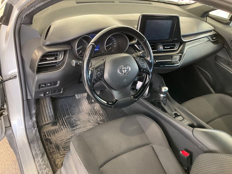 Toyota C-HR 1.8 Hybrid Active 2017 – снимка 23