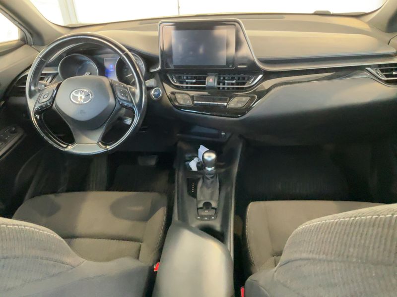 Toyota C-HR 1.8 Hybrid Active 2017 – снимка 17