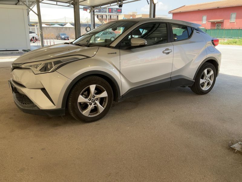 Toyota C-HR 1.8 Hybrid Active 2017 – снимка 2