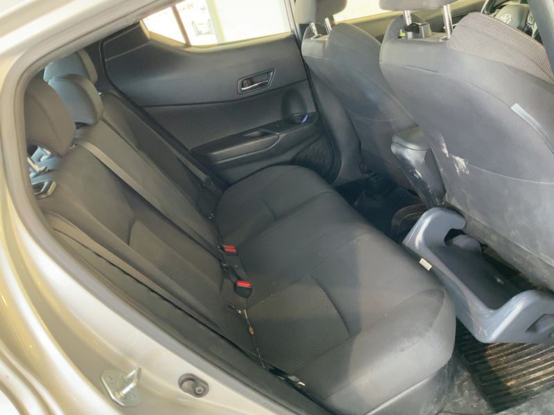 Toyota C-HR 1.8 Hybrid Active 2017 – снимка 19