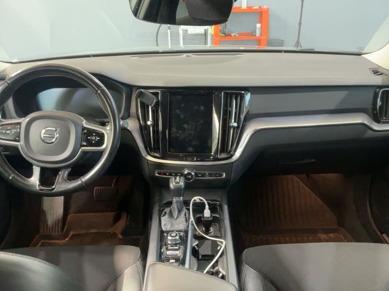 Volvo V60 2.0 D3 Momentum Business Pro 2020 – снимка 17