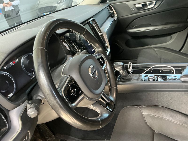 Volvo V60 2.0 D3 Momentum Business Pro 2020 – снимка 22