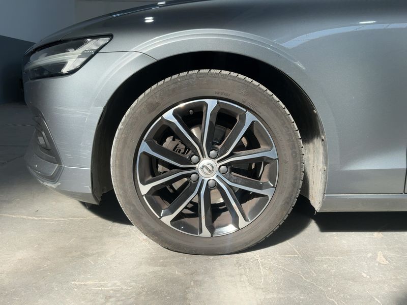 Volvo V60 2.0 D3 Momentum Business Pro 2020 – снимка 3