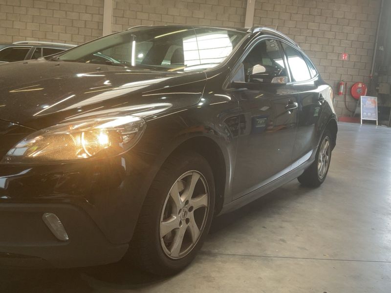 Volvo V40 Cross Country 2.0 D2 Kinetic 2017 – снимка 2