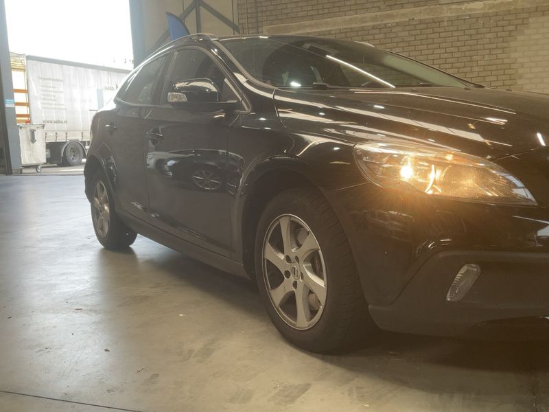 Volvo V40 Cross Country 2.0 D2 Kinetic 2017 – снимка 12