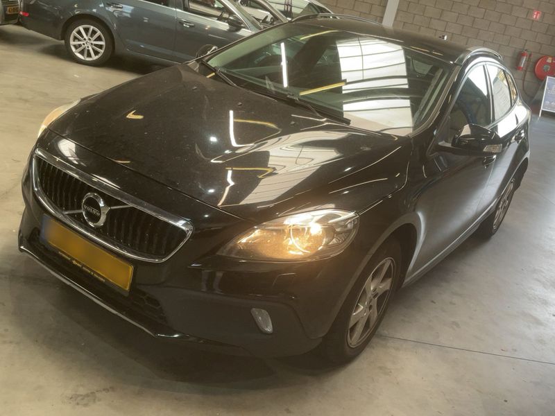 Volvo V40 Cross Country 2.0 D2 Kinetic 2017 – снимка 1