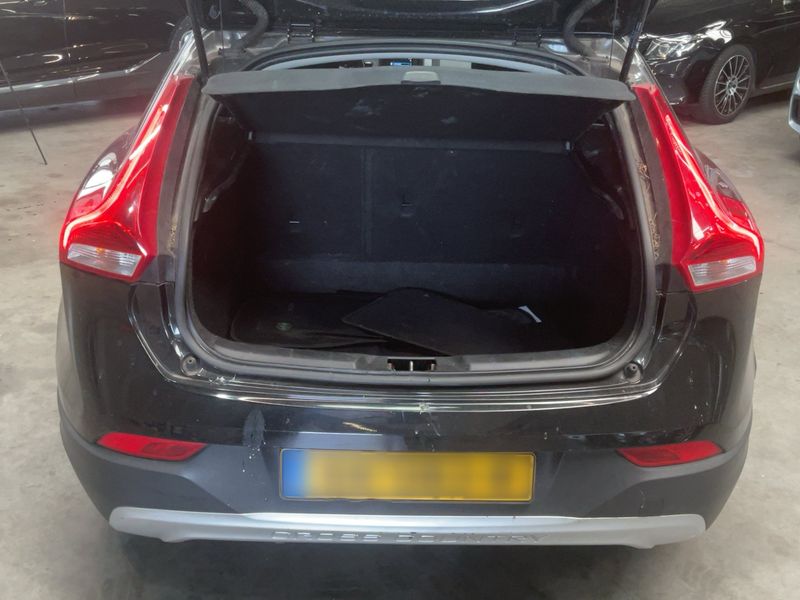 Volvo V40 Cross Country 2.0 D2 Kinetic 2017 – снимка 15