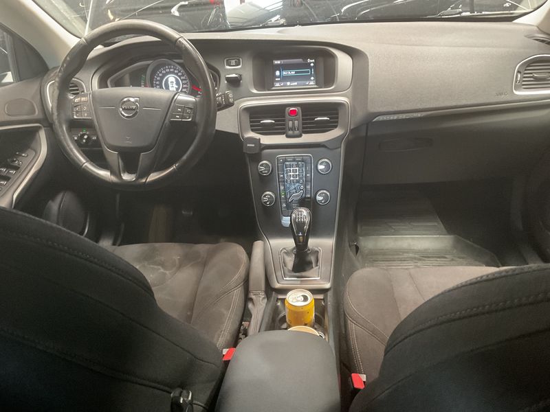 Volvo V40 Cross Country 2.0 D2 Kinetic 2017 – снимка 17