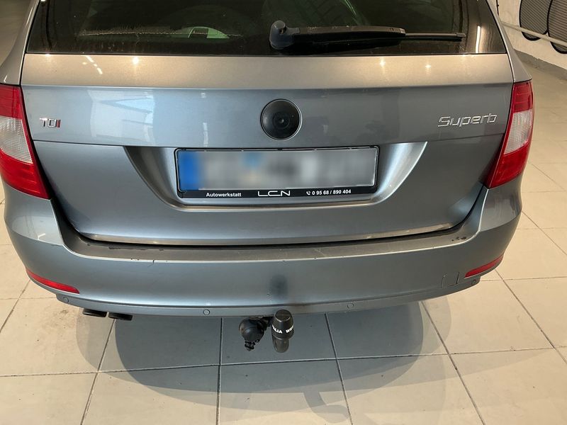 Skoda Superb 2.0 TDI Elegance 2011 – снимка 32
