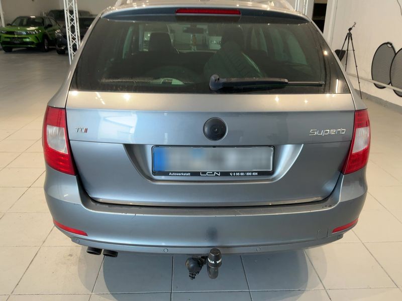 Skoda Superb 2.0 TDI Elegance 2011 – снимка 7