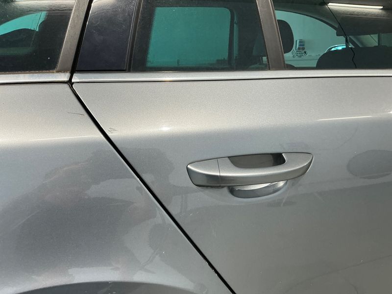 Skoda Superb 2.0 TDI Elegance 2011 – снимка 22