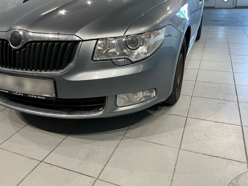 Skoda Superb 2.0 TDI Elegance 2011 – снимка 35