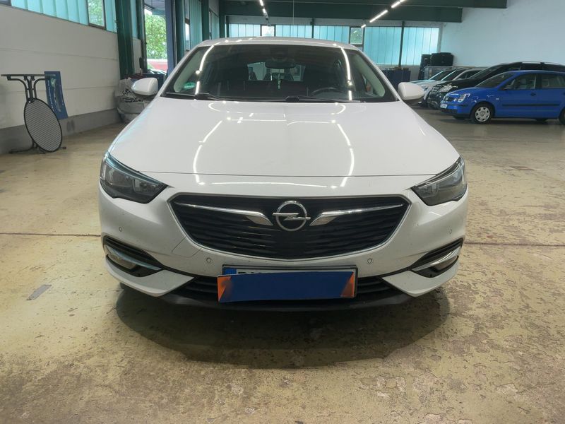Opel Insignia Grand Sport 1.6 CDTI DPF Edition 2018 – снимка 14