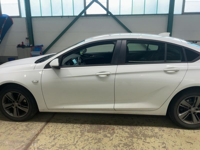 Opel Insignia Grand Sport 1.6 CDTI DPF Edition 2018 – снимка 4