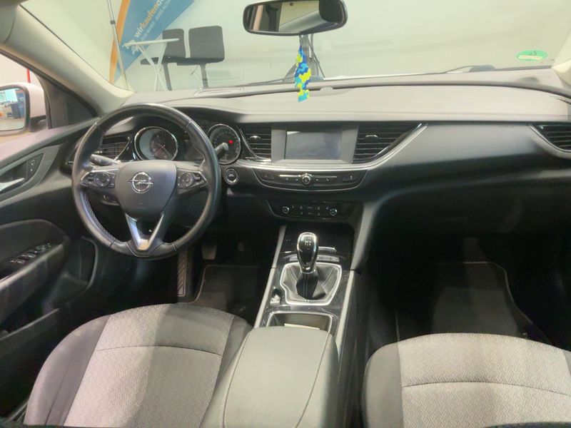 Opel Insignia Grand Sport 1.6 CDTI DPF Edition 2018 – снимка 17