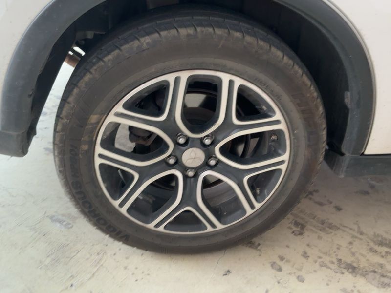 Mitsubishi Outlander 2.0 PHEV Kaiteki 4WD 2015 – снимка 9