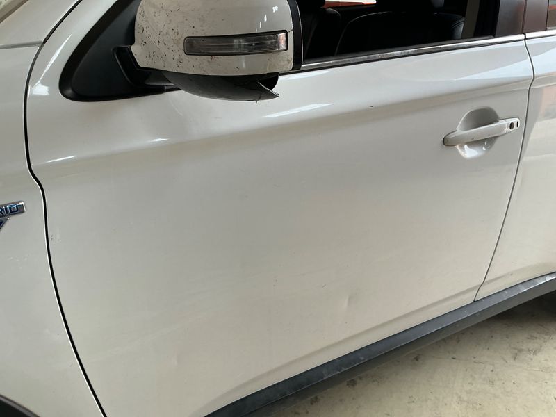 Mitsubishi Outlander 2.0 PHEV Kaiteki 4WD 2015 – снимка 26